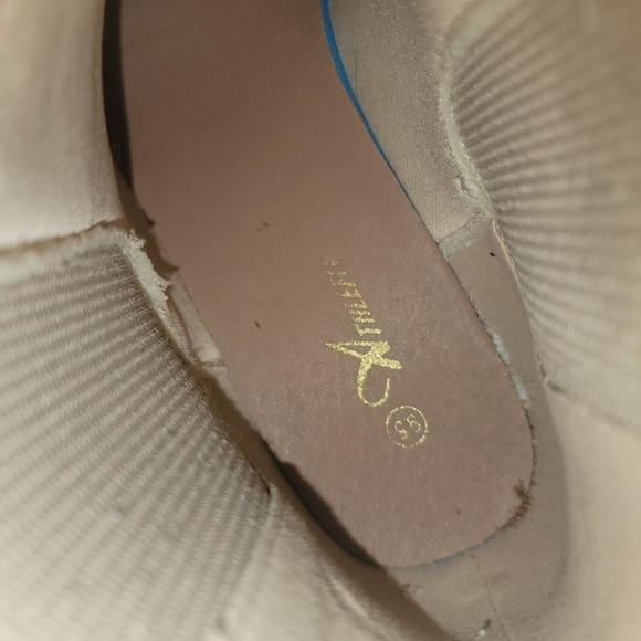 Women's Tan Ankle Boots Sz 9.5 - Picture 6 of 6